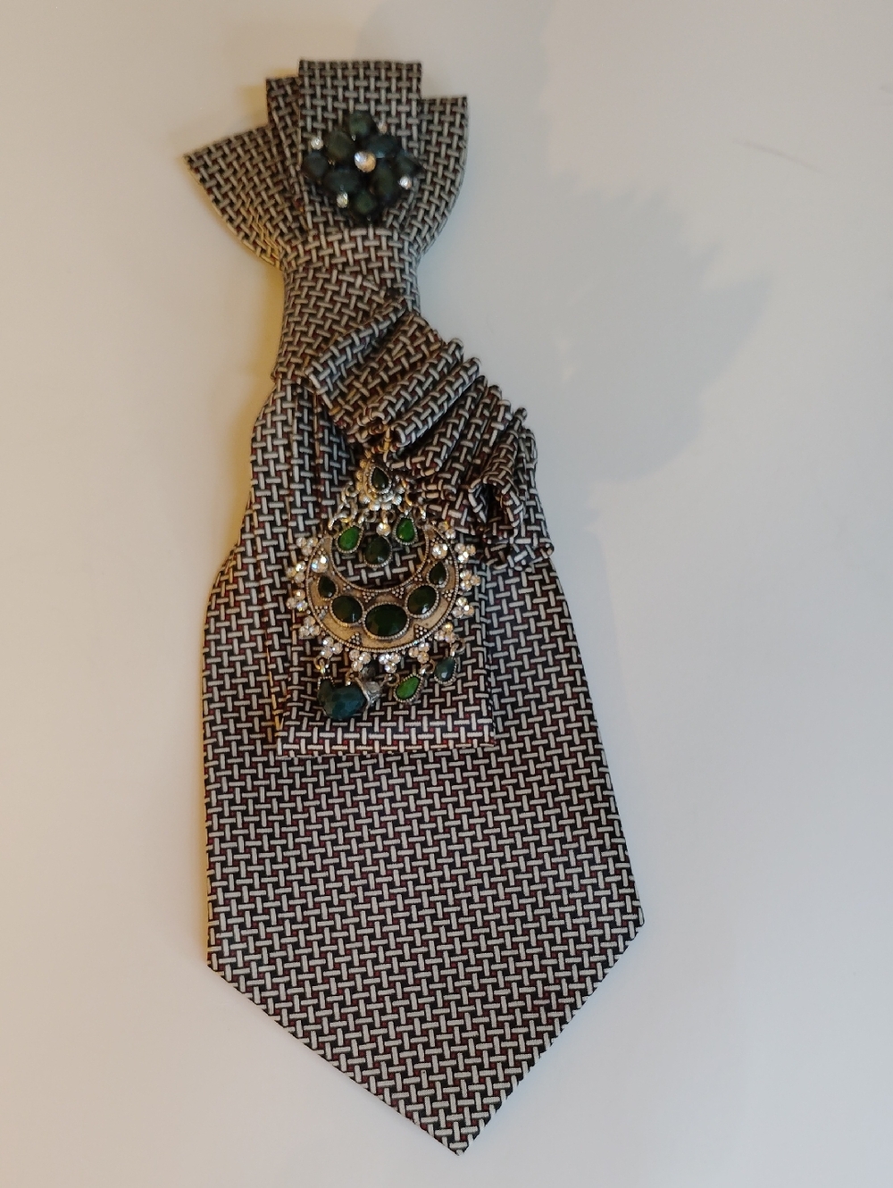 Women's Patterned Black & White Tie with Green Accent Brooch